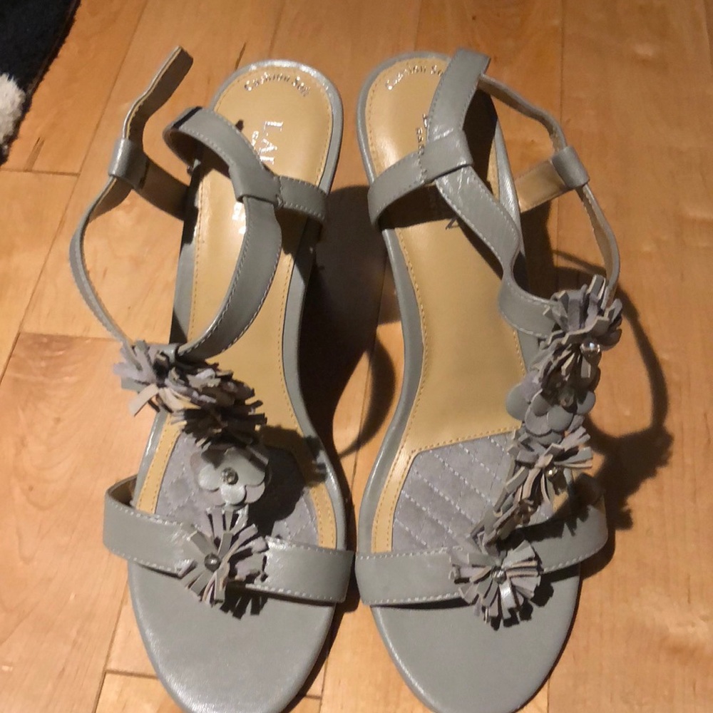 Lauren Ralph Lauren grey heeled sandals. Size 10